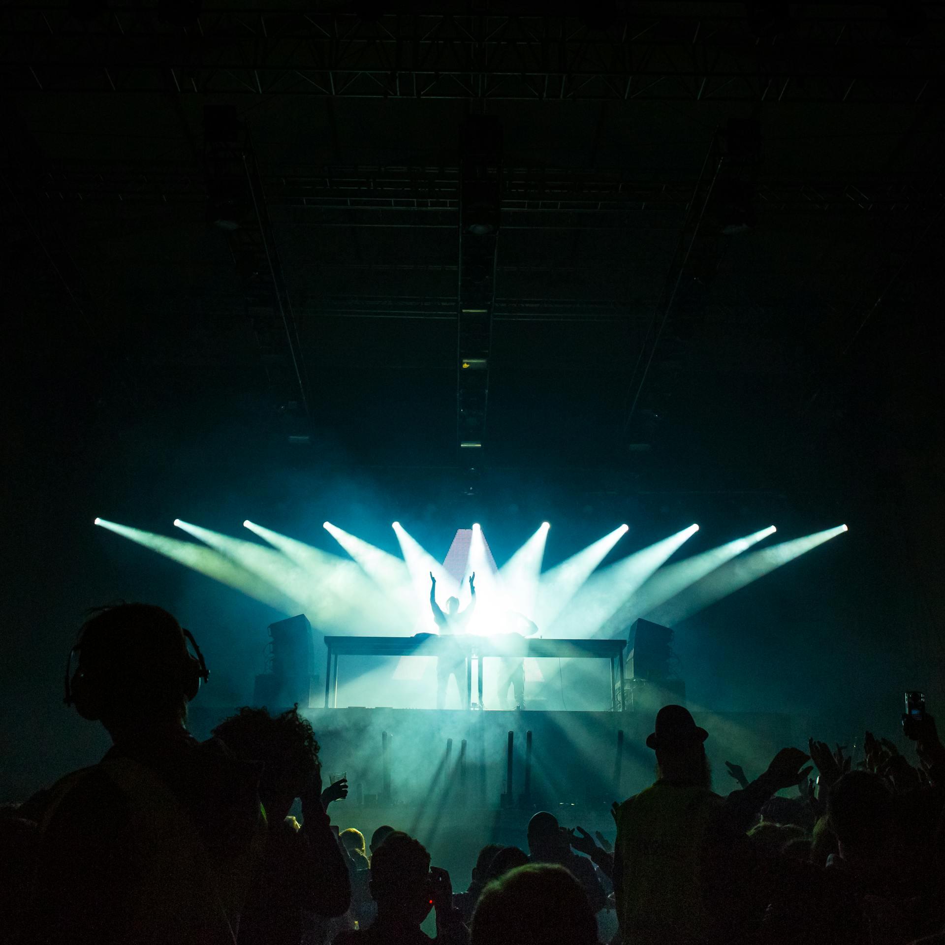 Ambiente de concierto para DJ Productor Musical