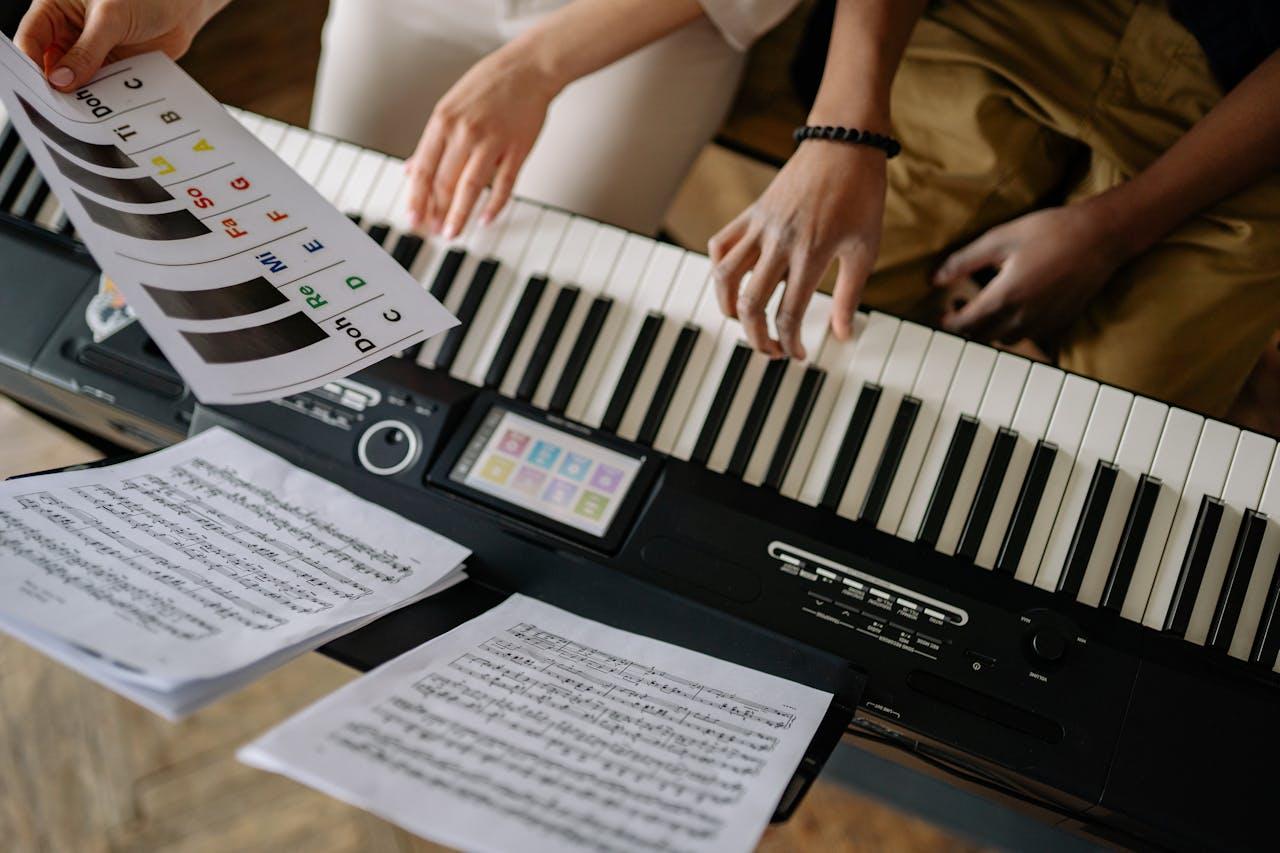 Teclado y estudio musical para Música y Composición
